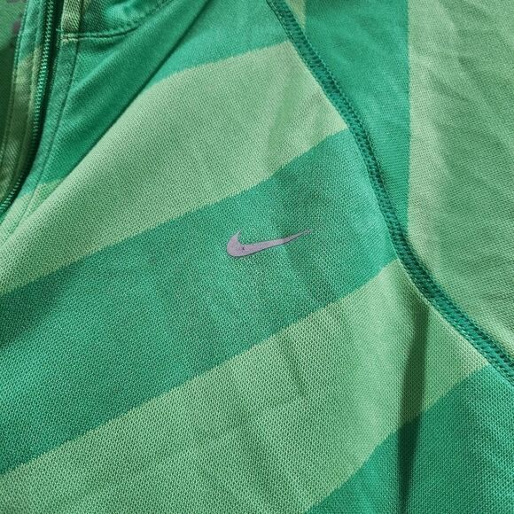 Nike Dry fit pullover womens sweatshirt. - Picture 3 of 5